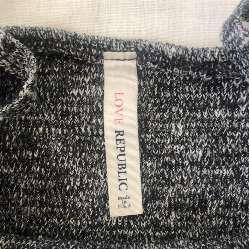 Cropped Ribbed Tank - Picture 3 of 3